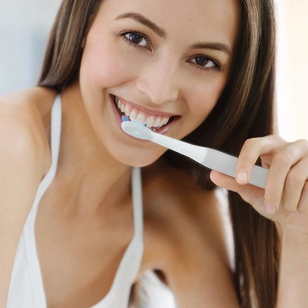 Звуковая зубная щетка Oral-B Pulsonic Slim Luxe 4000 Platinum ЕС