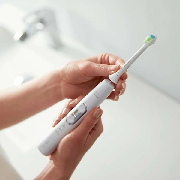 Зубные щетки Philips Sonicare 6100 HX6877/35 ProtectiveClean Набор