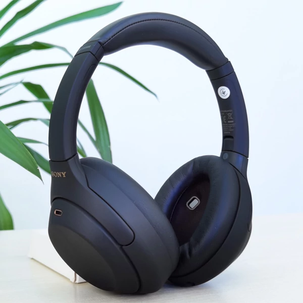 Sony WH 1000XM4 WH1000XM4B Black