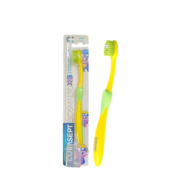 Мануальная зубная щетка Curasept Biosmalto Kids для детей 3-6 лет